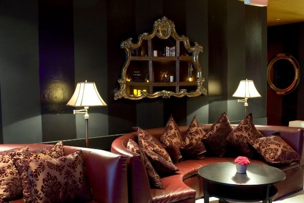 岡山の高級ラウンジでパパ活する